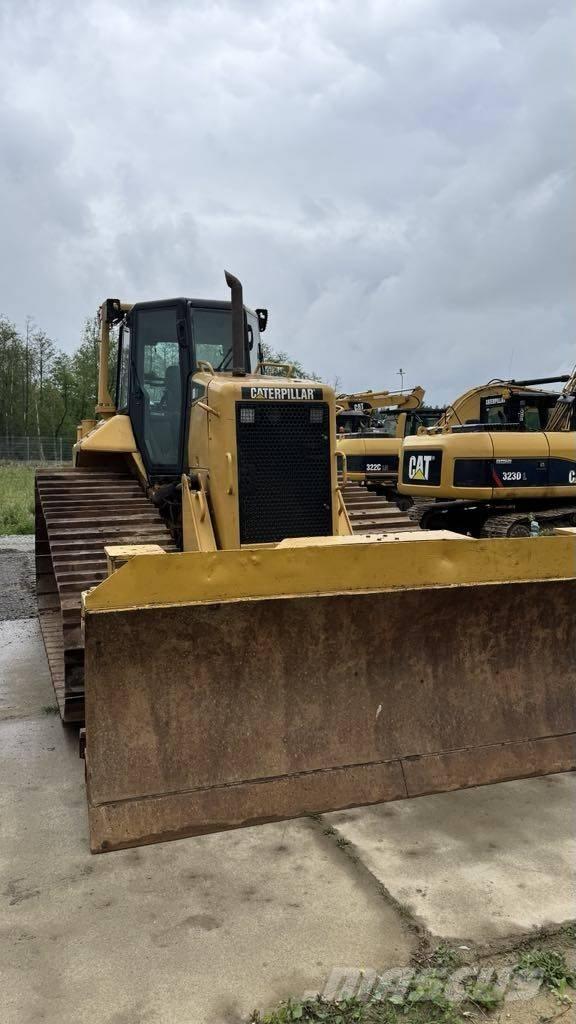 CAT D 6 N LGP Buldooserid