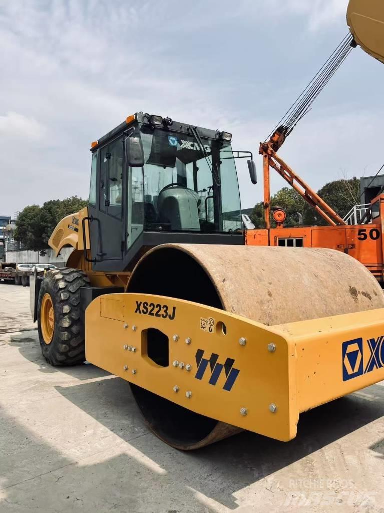 XCMG XS 223 J Ühe trumliga rullid