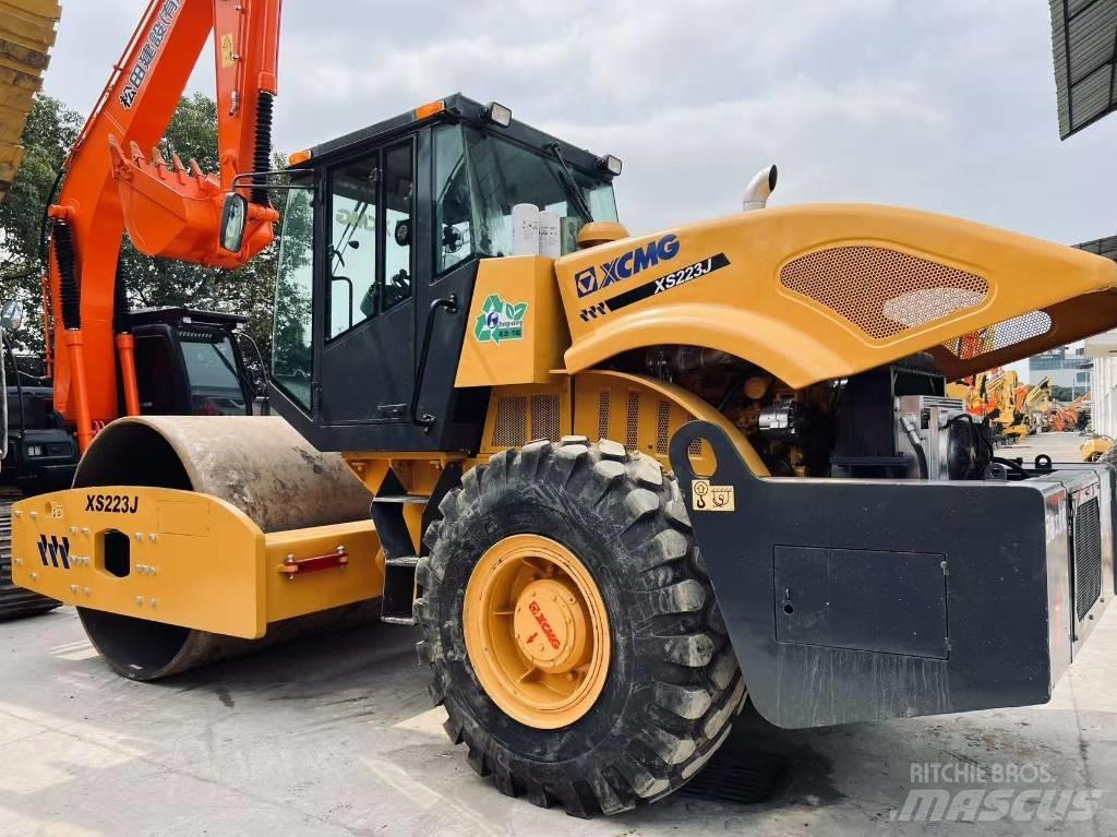 XCMG XS 223 J Ühe trumliga rullid