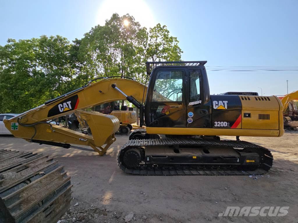 CAT 320D2 Roomikekskavaatorid