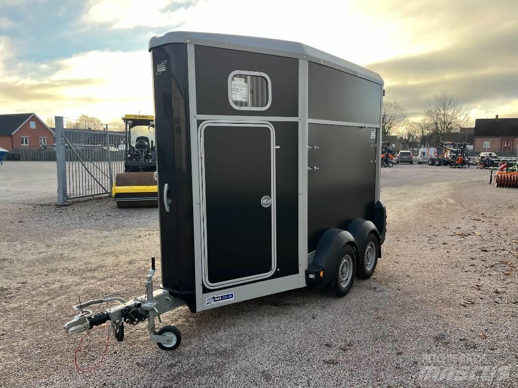 Ifor Williams HB 403 Loomaveo poolhaagised