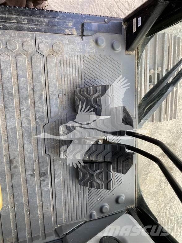 CAT 320 Roomikekskavaatorid