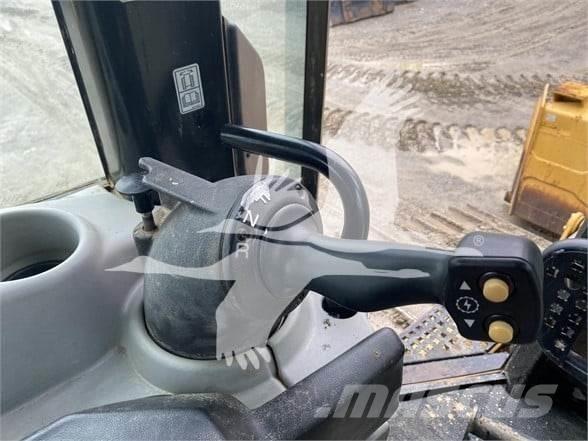CAT D6N XL Buldooserid