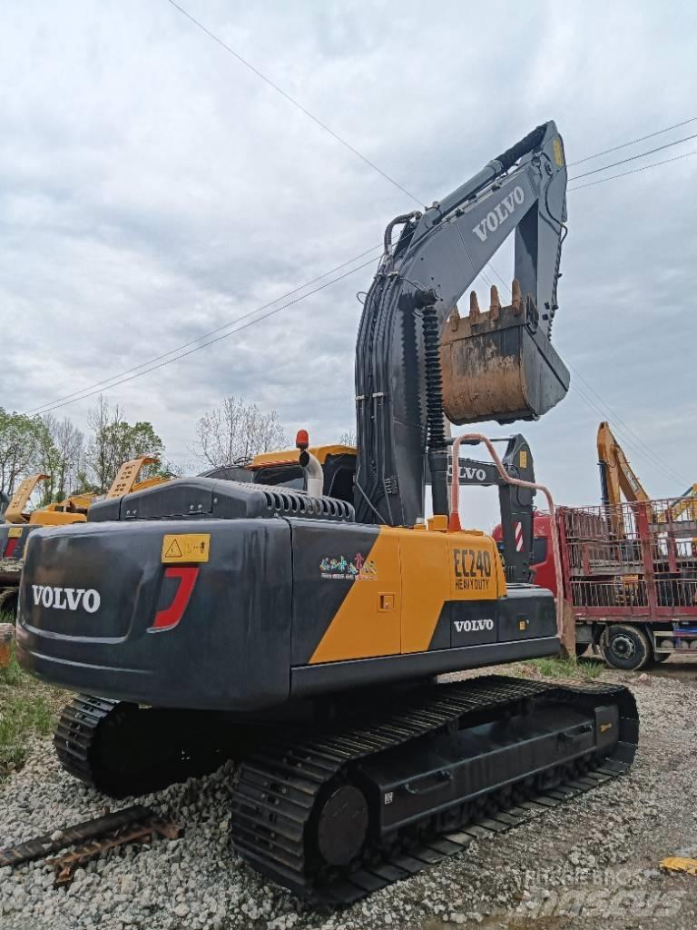 Volvo EC 240 Roomikekskavaatorid
