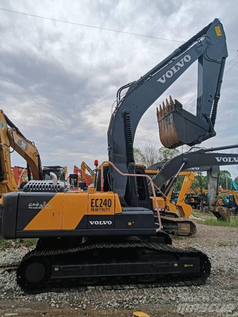 Volvo EC 240 Roomikekskavaatorid