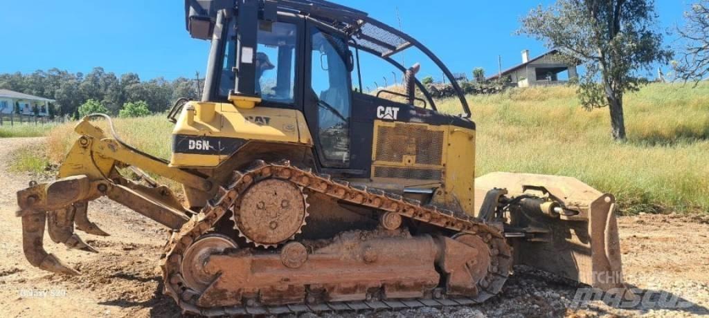 CAT D 6 N Buldooserid