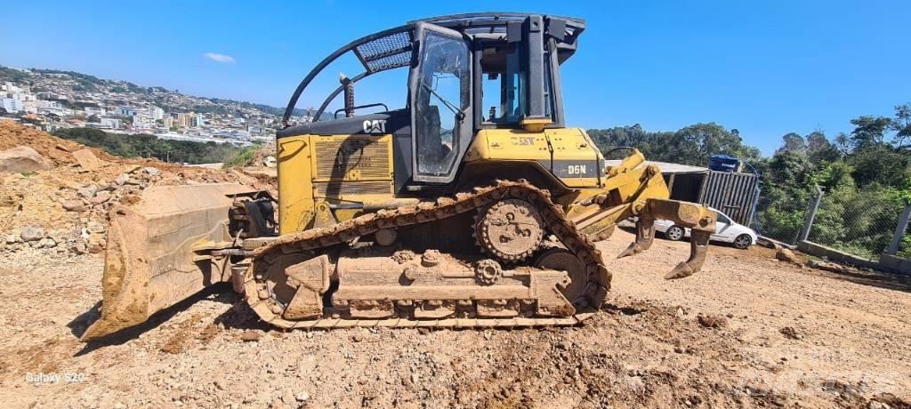 CAT D 6 N Buldooserid
