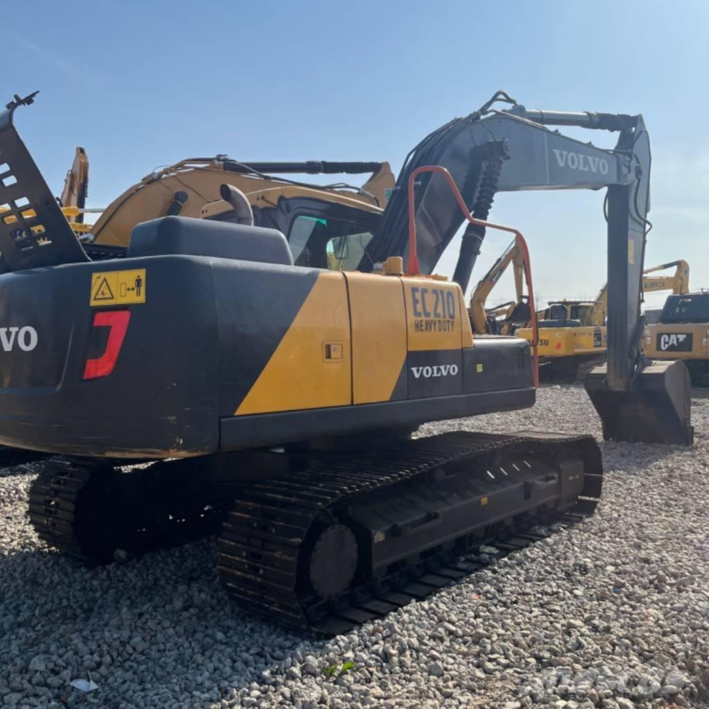 Volvo EC 210 Roomikekskavaatorid