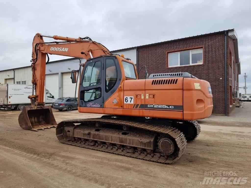 Doosan DX 225 LC Roomikekskavaatorid