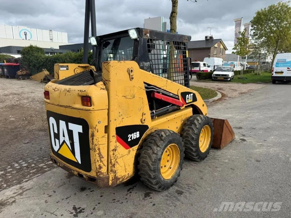 CAT 216B (226B) Kompaktlaadurid