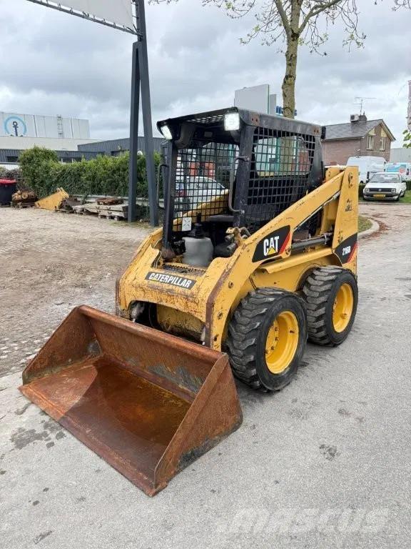 CAT 216B (226B) Kompaktlaadurid
