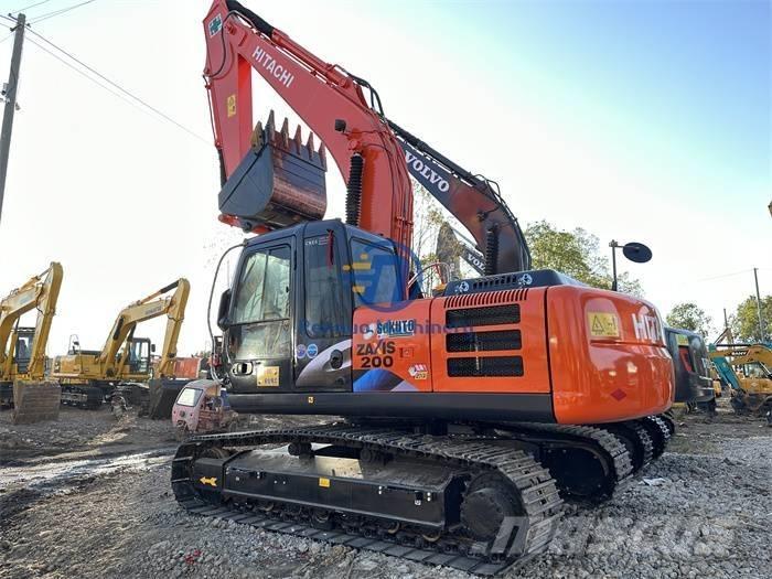 Hitachi ZX 200 Roomikekskavaatorid