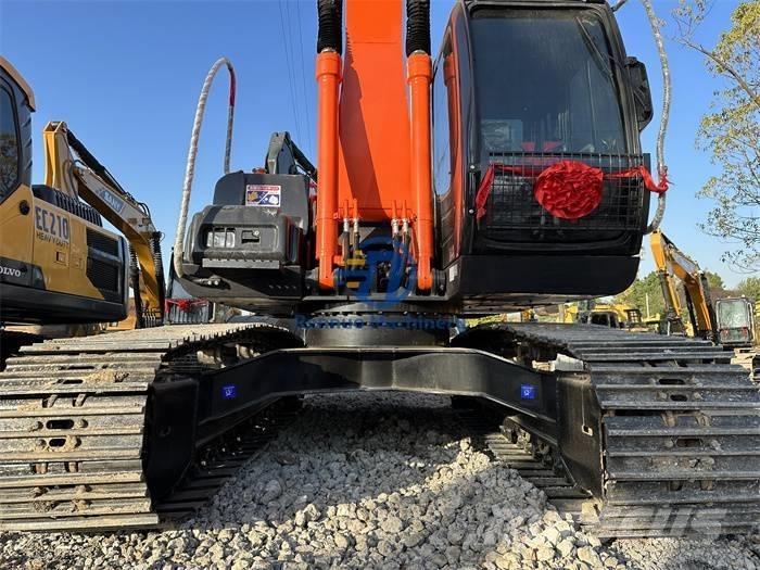 Hitachi ZX 200 Roomikekskavaatorid