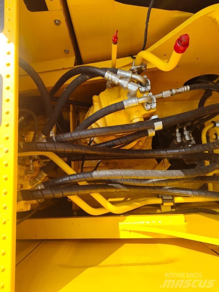 Komatsu PC 200 Roomikekskavaatorid