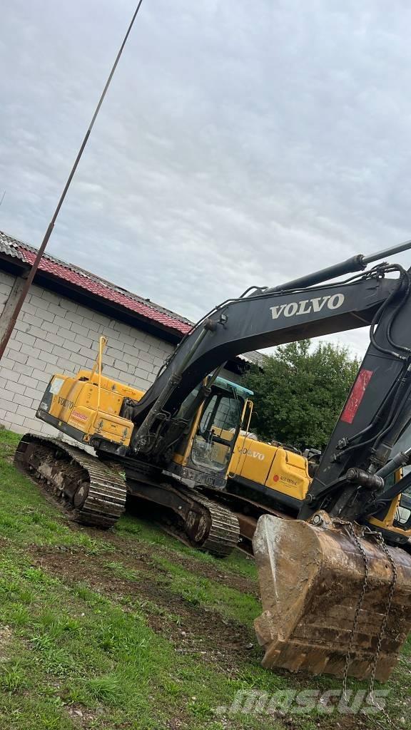 Volvo 210BNLC Sillad