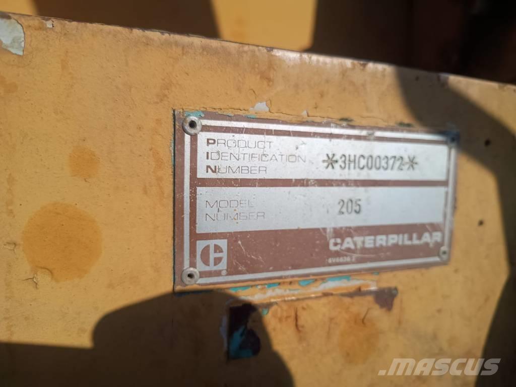 CAT 205LC Roomikekskavaatorid