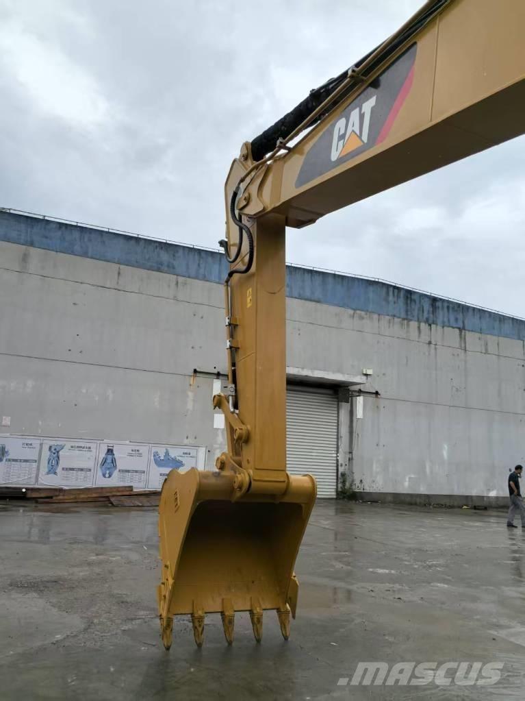 CAT 320 D L Roomikekskavaatorid
