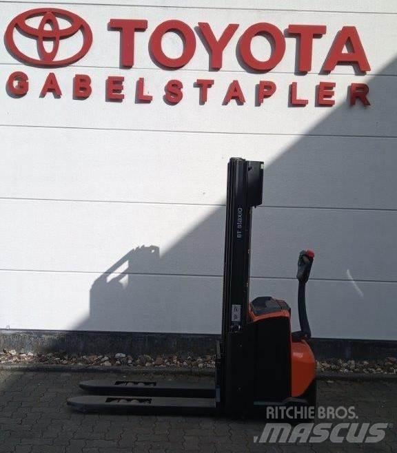 Toyota SWE120L Järelkäidavad virnastajad