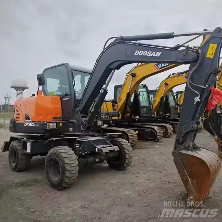 Doosan DX 60W Ratasekskavaatorid