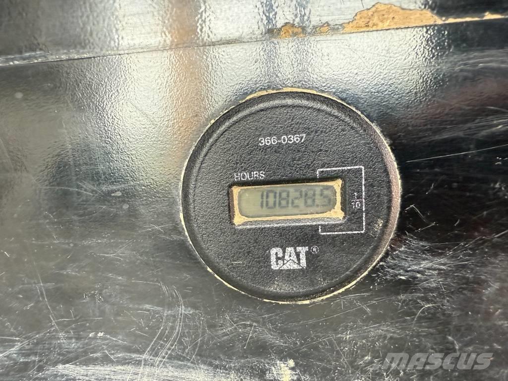 CAT 321 D LCR Roomikekskavaatorid