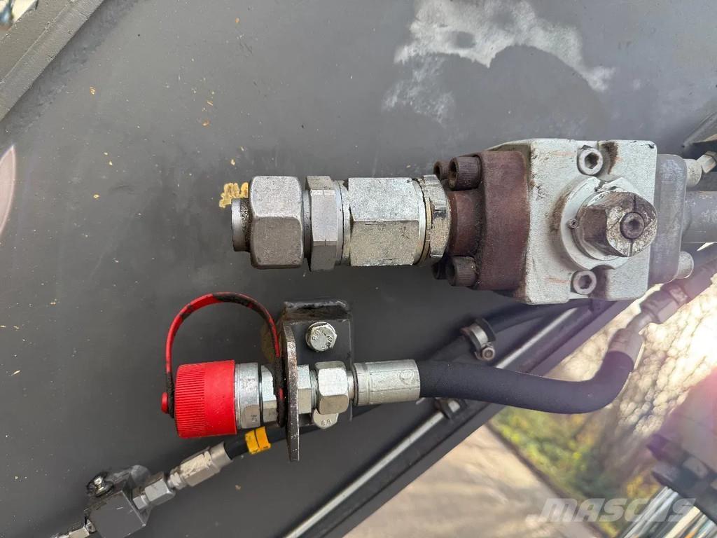 Volvo EC250E Roomikekskavaatorid