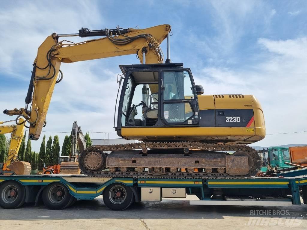 CAT 323 D L Roomikekskavaatorid