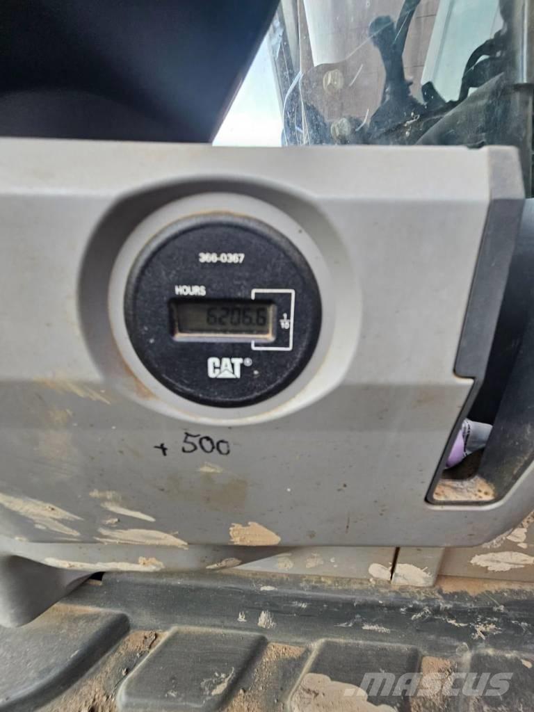 CAT 352 F Roomikekskavaatorid