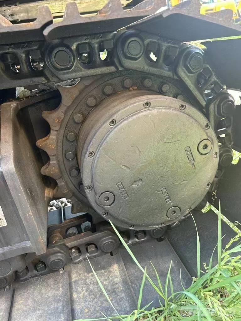 Volvo 140 Roomikekskavaatorid