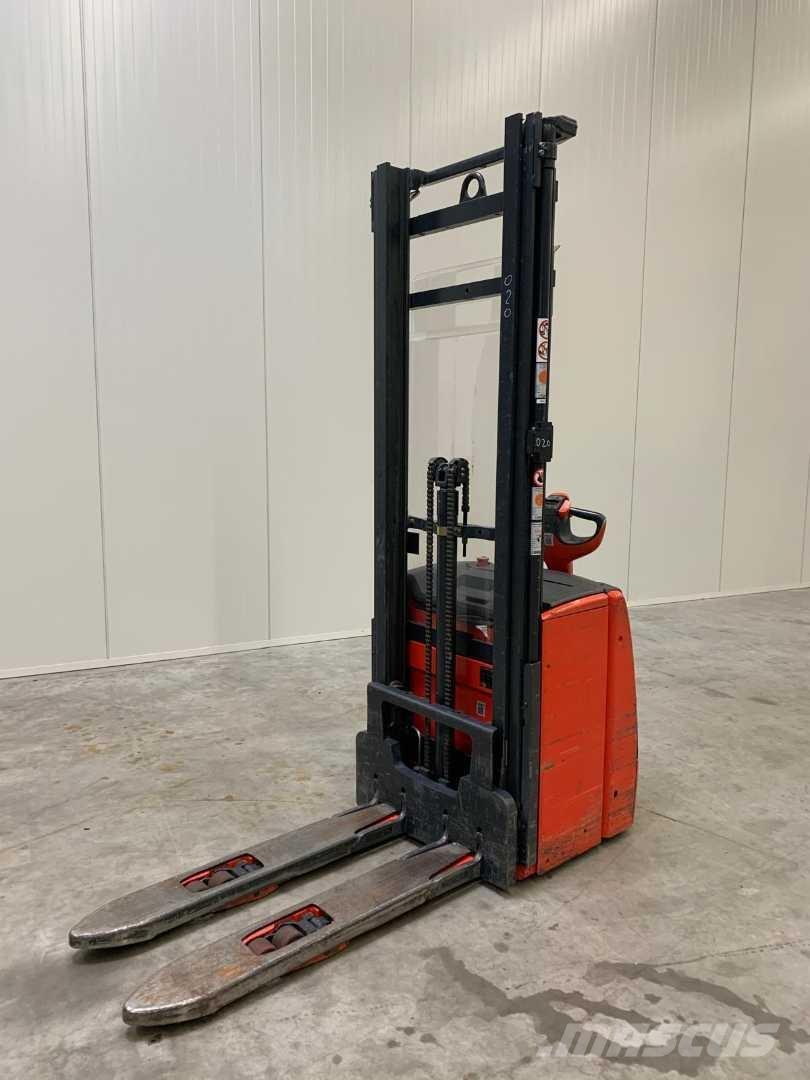 Linde L16I Platvormiga virnastajad