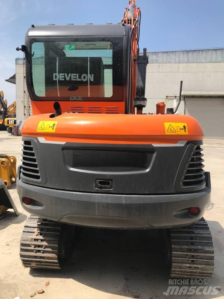 Doosan DX 60 Roomikekskavaatorid