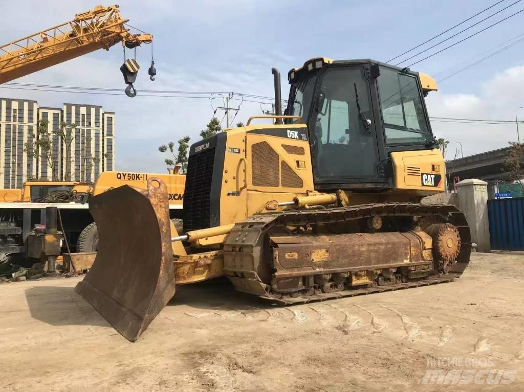 CAT D 5 K Buldooserid