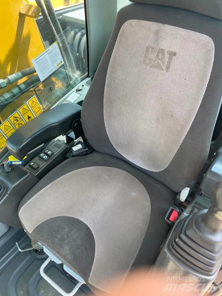CAT M 313 D Ratasekskavaatorid