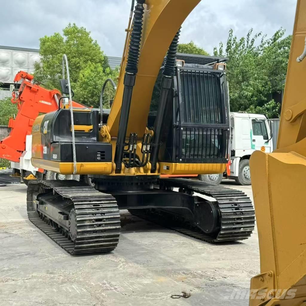 CAT 320 D L Roomikekskavaatorid