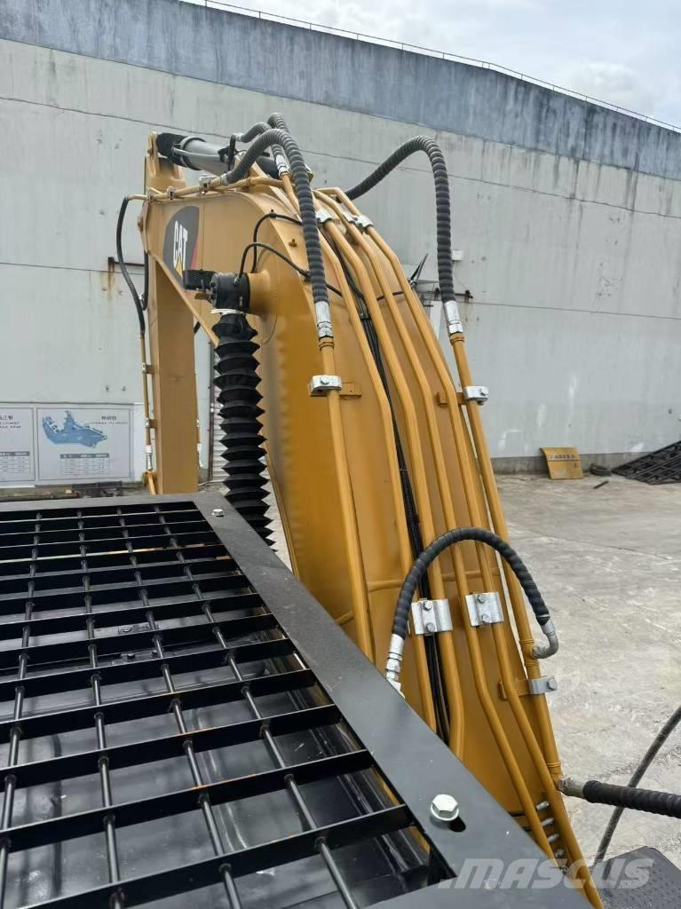 CAT 320 D L Roomikekskavaatorid