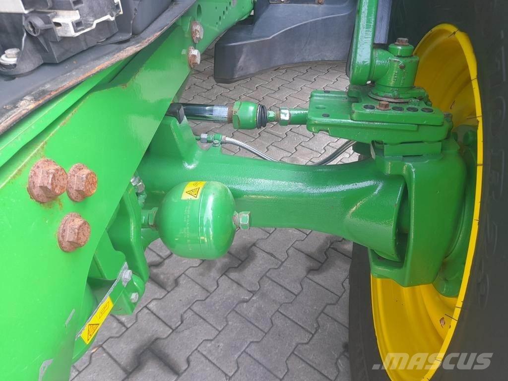 John Deere 6215R Traktorid