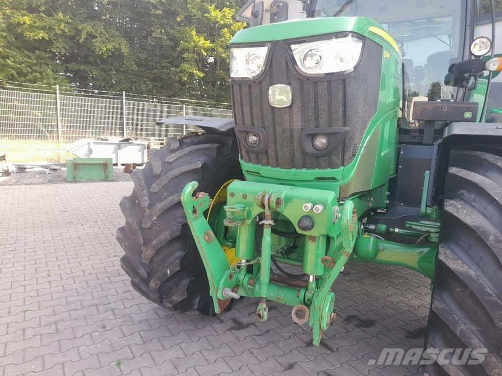 John Deere 6215R Traktorid