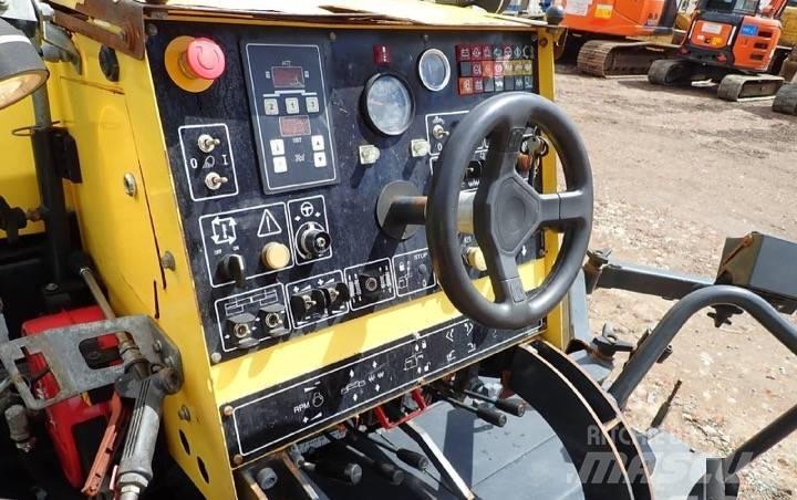 Bomag BF 223 C Asfaldilaoturid