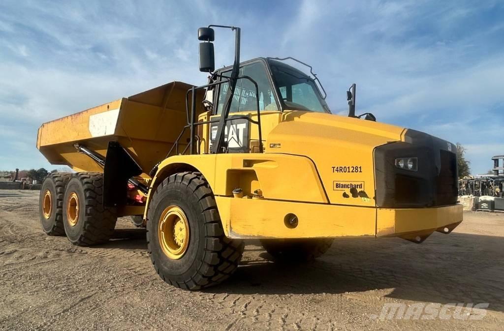 CAT 740B Liigendraamiga pinnaseveokid