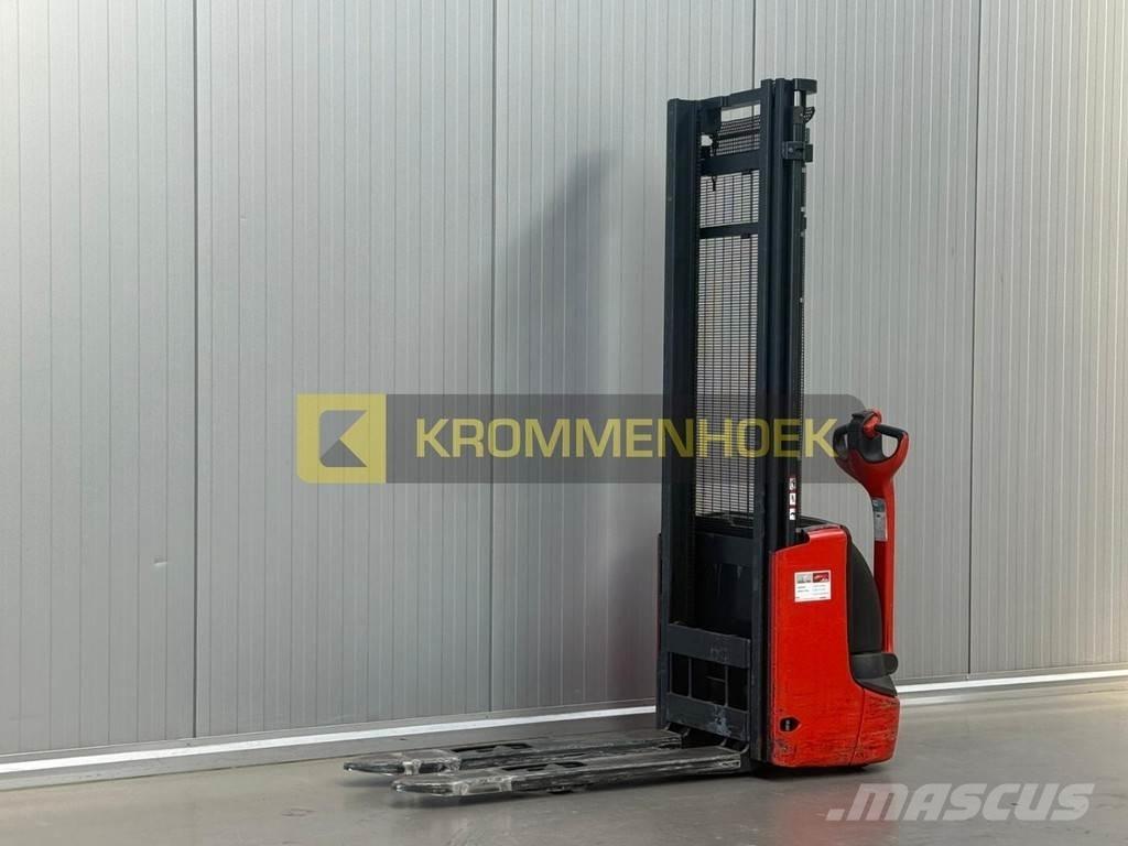 Linde L 10 Järelkäidavad virnastajad