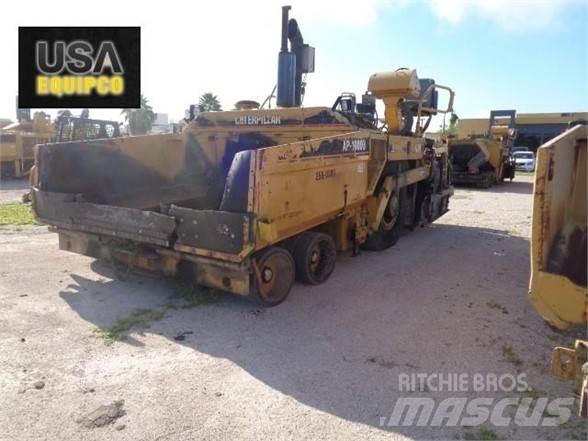 CAT AP-1000B Asfaldilaoturid