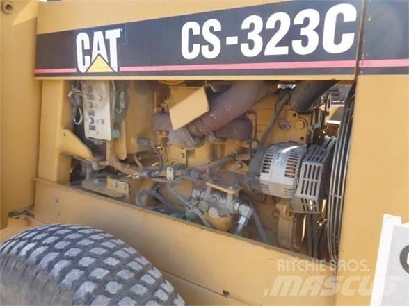 CAT CS-323C Ühe trumliga rullid