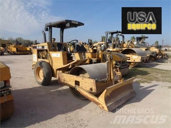 CAT CS-323C Ühe trumliga rullid