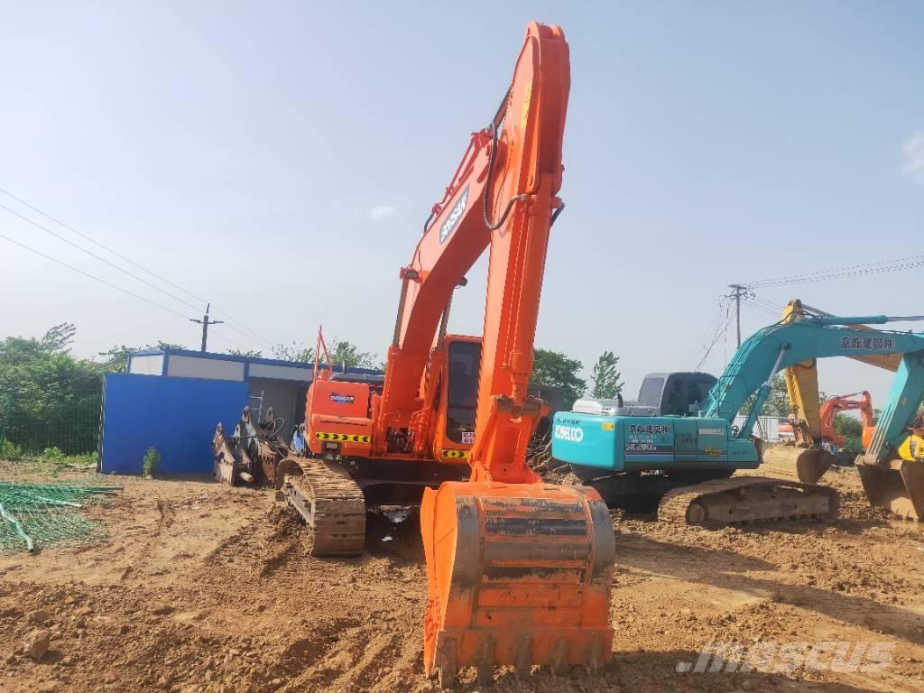 Doosan DH220LC-7 Roomikekskavaatorid