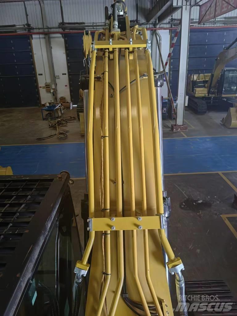 CAT 2020 CAT 323 Ratasekskavaatorid