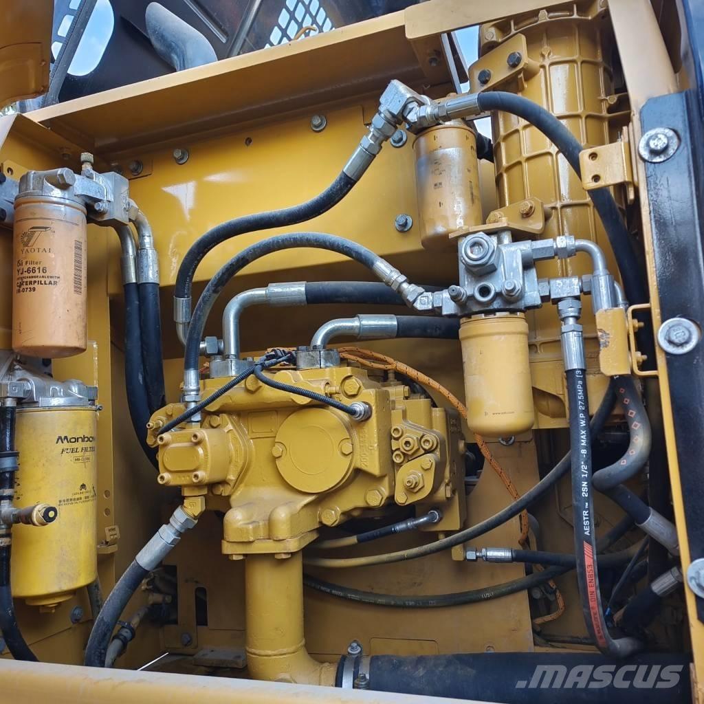 CAT 320 D Roomikekskavaatorid