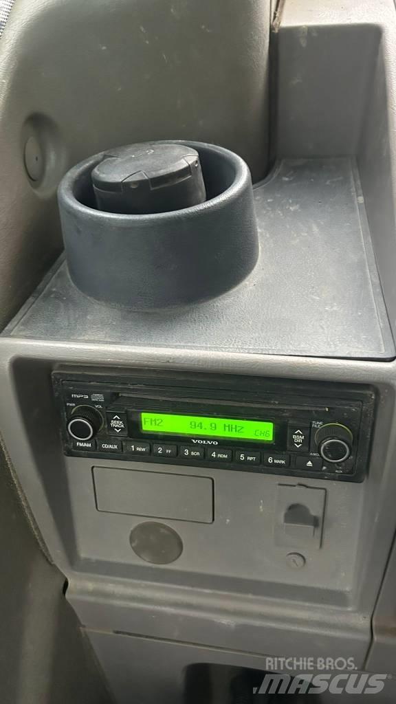 Volvo EW 140 C Ratasekskavaatorid