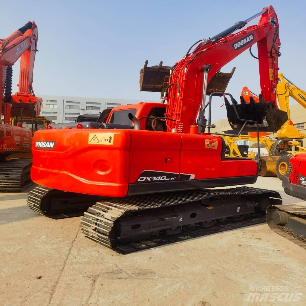 Doosan DX 140 Roomikekskavaatorid
