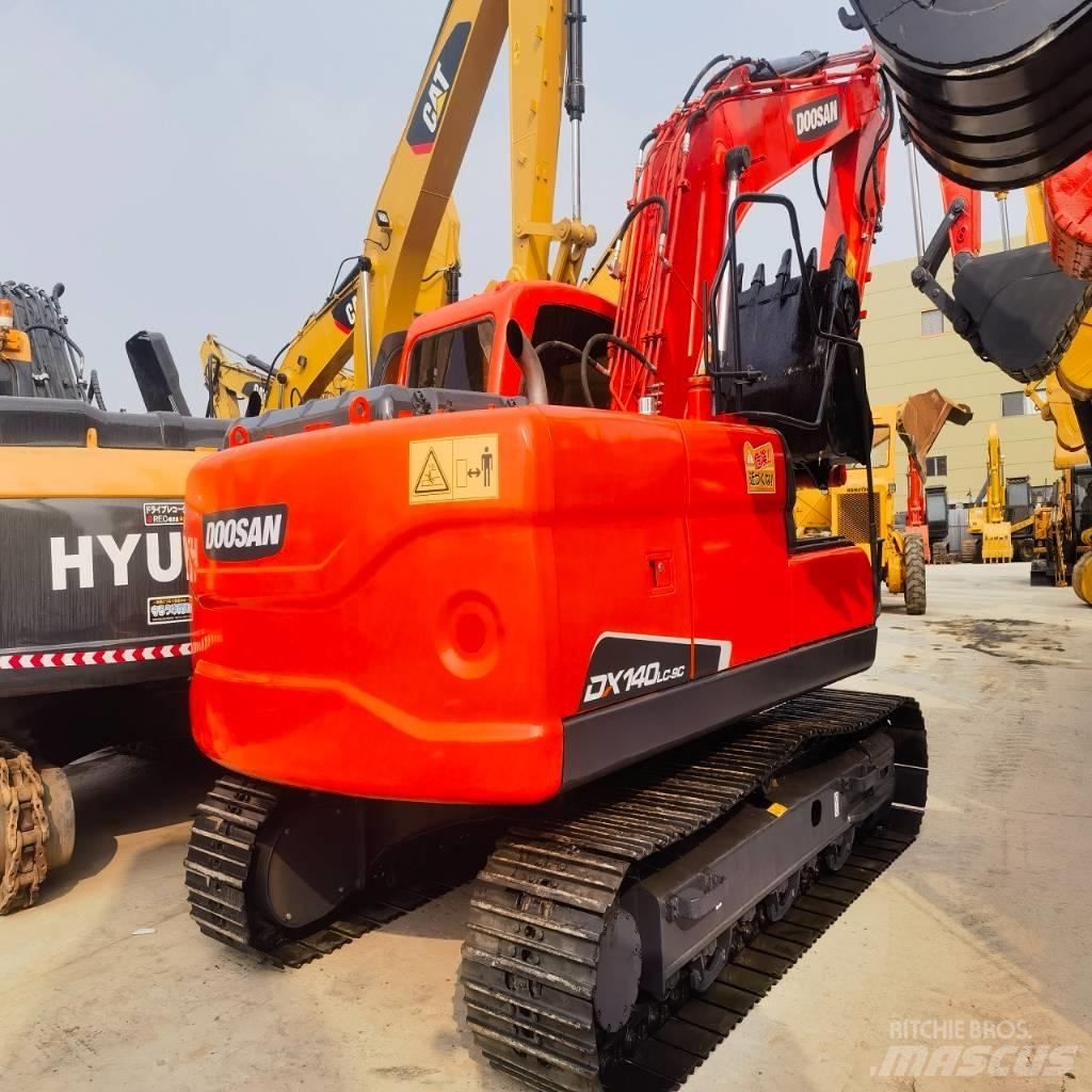 Doosan DX 140 Roomikekskavaatorid