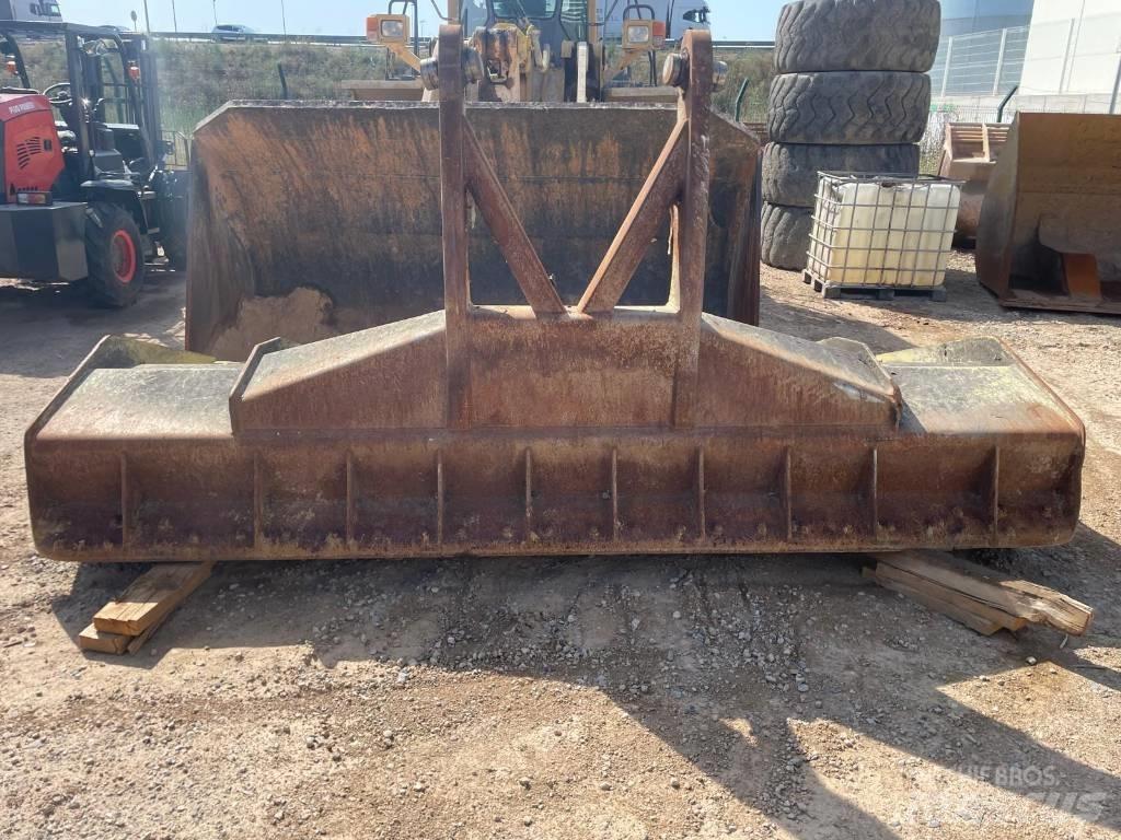 Bomag BC 572 RB Jäätmetihendajad