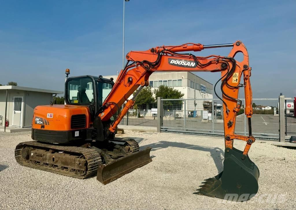 Doosan DX 80 R Väikeekskavaatorid 7t-12t